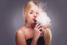 Load image into Gallery viewer, BT350V is a variable voltage battery. Different cartridges come with a wide range of resistance in the atomizers, so it’s important for a battery to be able to adapt on the fly. Quickly cycle through three different voltage settings (3.2V, 3.6V, 4.0V) with 3 clicks of the button. The preheat function (2 clicks) gently warms up the oil for a short time to help gear it up for a good hearty rip.